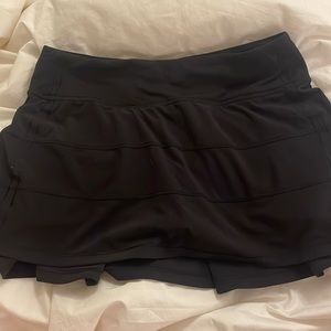 lululemon size 4 pace rival skirt in the shortest length in black
